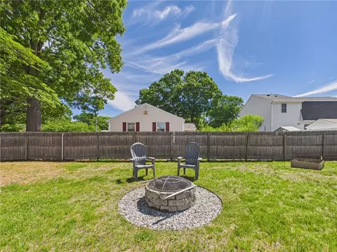 Exterior - 122 Gordon Ave, Warwick, RI 02889 photo 4 of 10