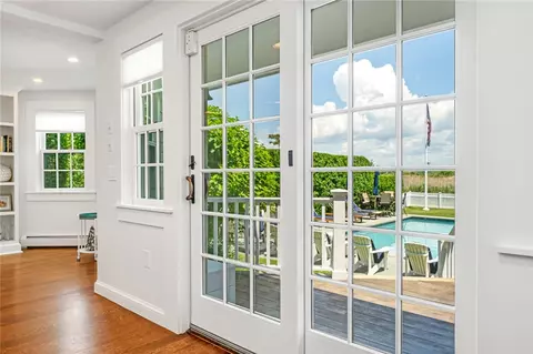 Entry Way - 5 Pasadena Ave, Westerly, RI 02891 photo 1 of 3