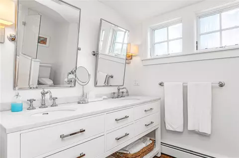 Bath - 5 Pasadena Ave, Westerly, RI 02891 photo 2 of 7