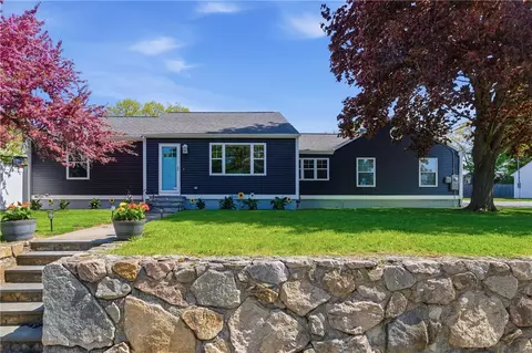 3811 Mendon Rd, Cumberland, RI 02864
