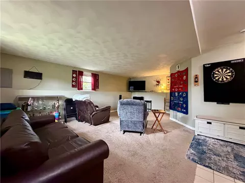 Living - 100 Panto Rd, Warwick, RI 02886 photo 3 of 3