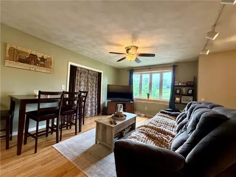 Living - 100 Panto Rd, Warwick, RI 02886 photo 1 of 3