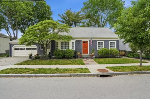 40 Haile St, Warren, RI 02885