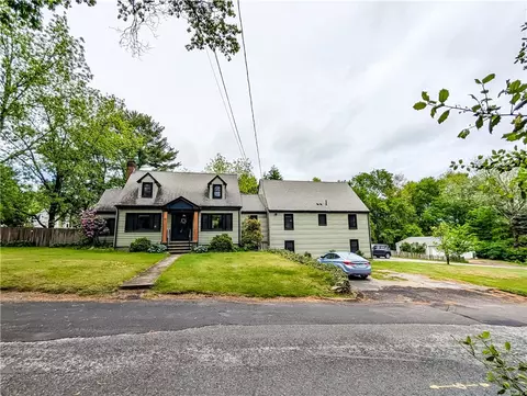 42 Mechanic St, North Smithfield, RI 02896