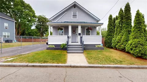 11 Swanton St, Cranston, RI 02910