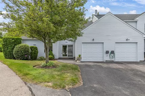90 Nipmuc Trl #A, North Providence, RI 02904
