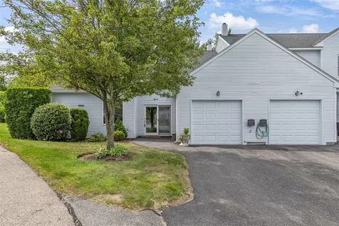 90 Nipmuc Trl #A, North Providence, RI 02904