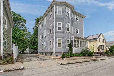 104 Alverson Ave, Providence, RI 02909