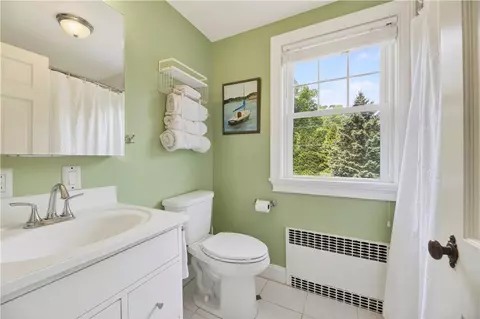 Bath - 229 Shore Rd, Westerly, RI 02891 photo 3 of 4