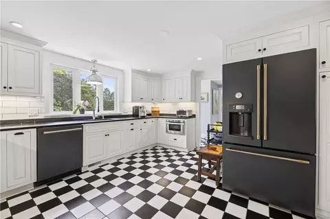Kitchen - 229 Shore Rd, Westerly, RI 02891 photo 3 of 4