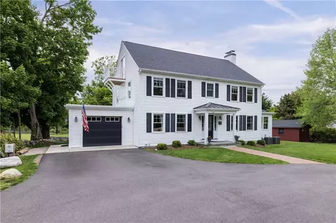 Exterior - 229 Shore Rd, Westerly, RI 02891 photo 1 of 3