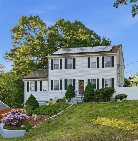 40 Chestnut Grove Ave, Cumberland, RI 02864