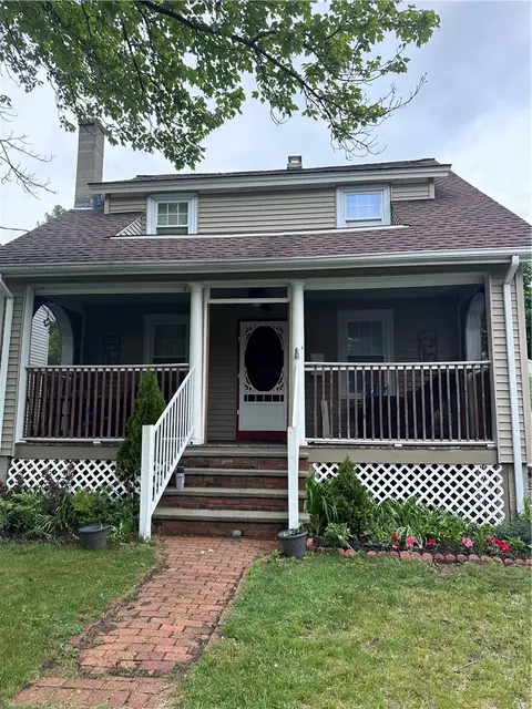 42 Dunbar Ave, Rumford, RI 02916