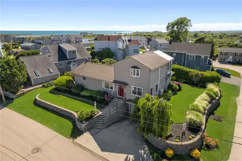 3 Larch Ave, Narragansett, RI 02882