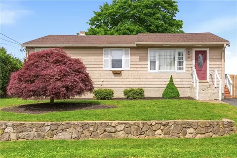 29 Dix Ave, Johnston, RI 02919