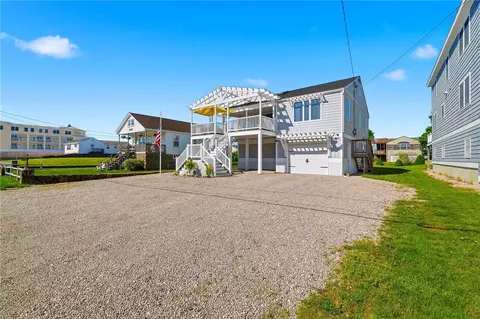 12 Montauk Ave, Westerly, RI 02891