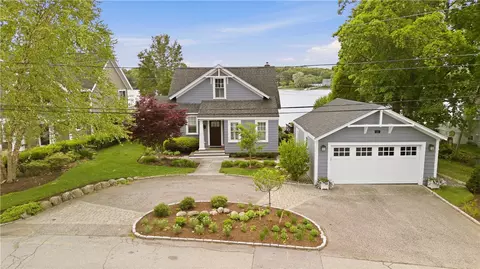 11 Opechee Dr, Barrington, RI 02806