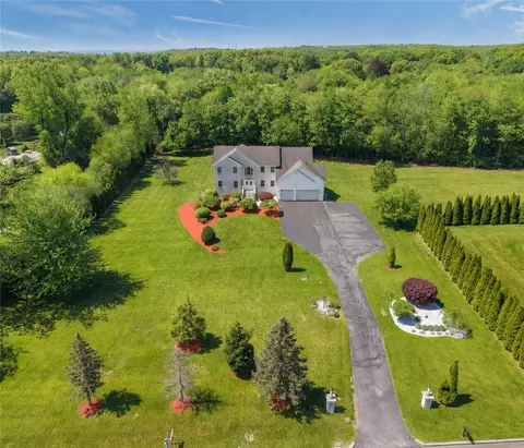 38 Steeple Ln, Lincoln, RI 02865