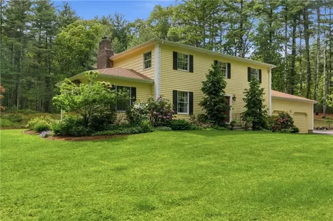 40 White Pine Dr, Glocester, RI 02814
