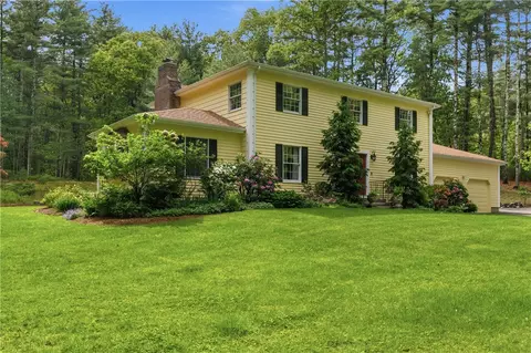 40 White Pine Dr, Glocester, RI 02814