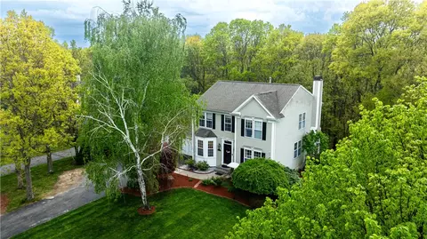 115 Castle Rock Rd, Warwick, RI 02886