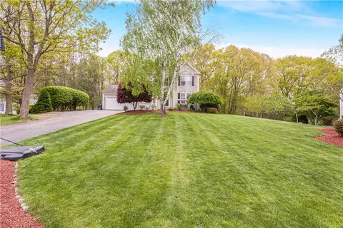Exterior - 115 Castle Rock Rd, Warwick, RI 02886 photo 12 of 12