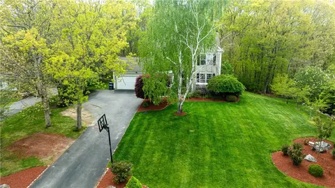 Exterior - 115 Castle Rock Rd, Warwick, RI 02886 photo 3 of 12