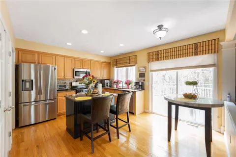 Kitchen - 115 Castle Rock Rd, Warwick, RI 02886 photo 1 of 2