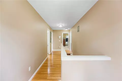Entry Way - 115 Castle Rock Rd, Warwick, RI 02886 photo 4 of 4