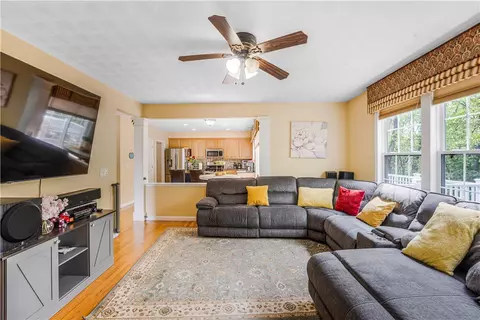 Living - 115 Castle Rock Rd, Warwick, RI 02886 photo 2 of 3