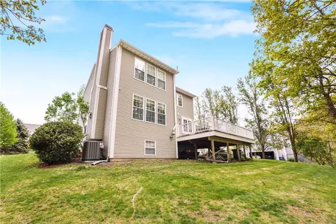 Exterior - 115 Castle Rock Rd, Warwick, RI 02886 photo 6 of 12