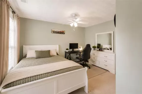 Bedroom - 115 Castle Rock Rd, Warwick, RI 02886 photo 4 of 7