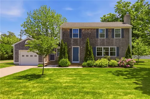 523 Bristol Ferry Rd, Portsmouth, RI 02871