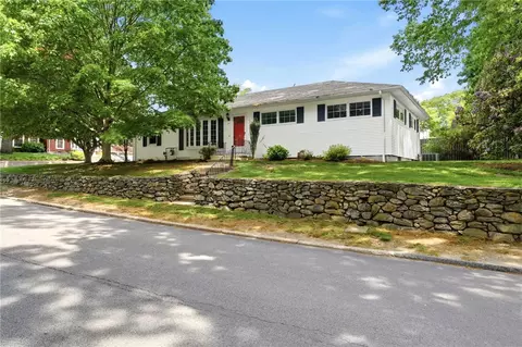 29 Parker St, Lincoln, RI 02865