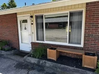 40 Kingsland Court Ct #1 B, Charlestown, RI 02813