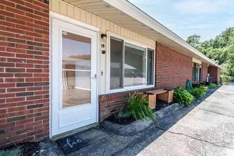 40 Kingsland Court Ct #1 B, Charlestown, RI 02813