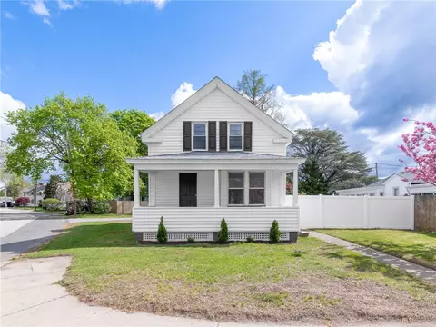 990 Pawtucket Ave, Rumford, RI 02916