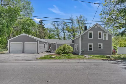 19 Hardwick St, Cumberland, RI 02864