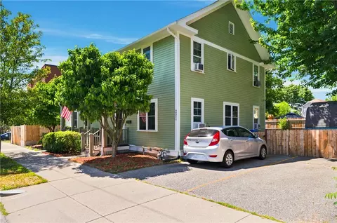 221 Early St #B, Providence, RI 02907