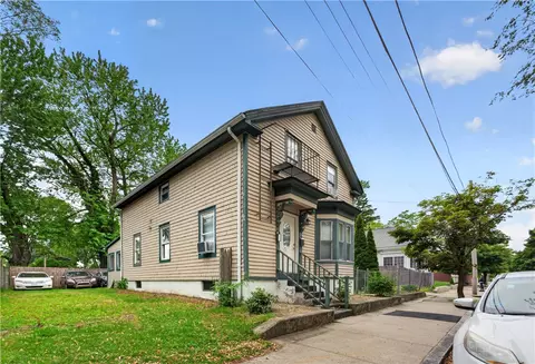 8 Arlington Ave, Cranston, RI 02920