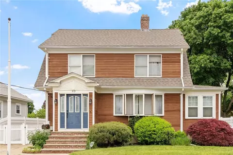 63 Tucker St, Lincoln, RI 02865