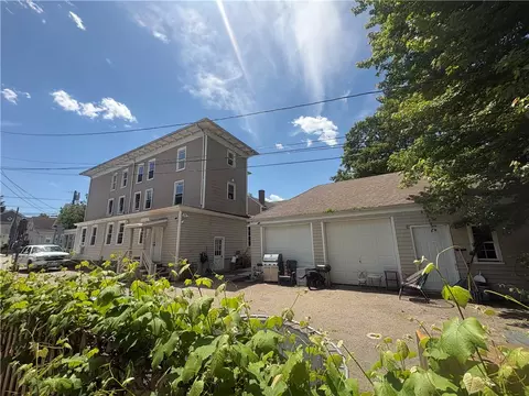 28 Wood St, Warren, RI 02885 photo 2