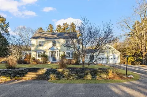 555 Great Rd, Lincoln, RI 02865