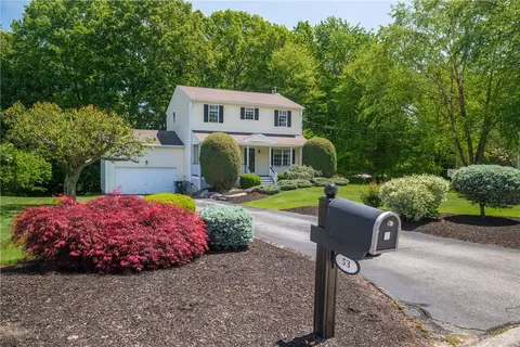 53 Orchard Valley Dr, Cranston, RI 02921