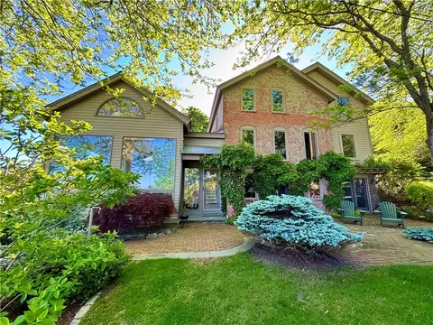 10 Nayatt Rd, Barrington, RI 02806