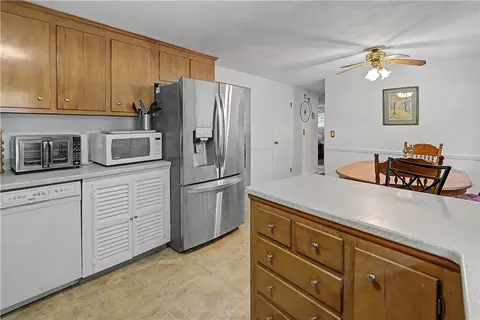 Kitchen - 25 Walker Rd, Warwick, RI 02889 photo 4 of 4