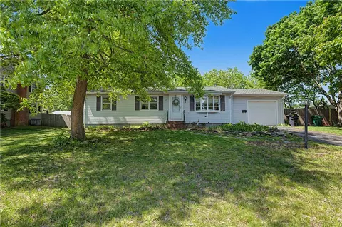 Exterior - 25 Walker Rd, Warwick, RI 02889 photo 2 of 3