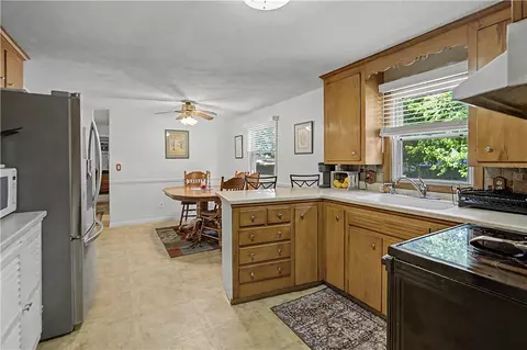 Kitchen - 25 Walker Rd, Warwick, RI 02889 photo 3 of 4
