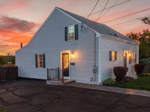 121 Talcott St, Woonsocket, RI 02895