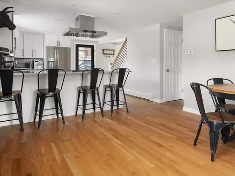 Entry Way - 121 Talcott St, Woonsocket, RI 02895 photo 2 of 4